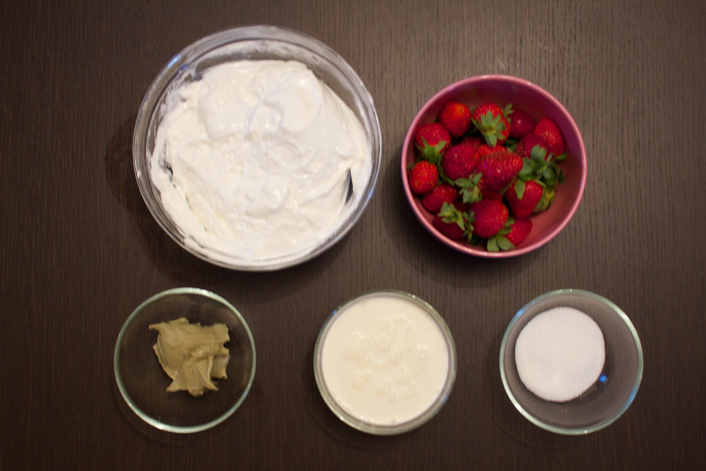 ingredienti mousse pistacchio e fragole