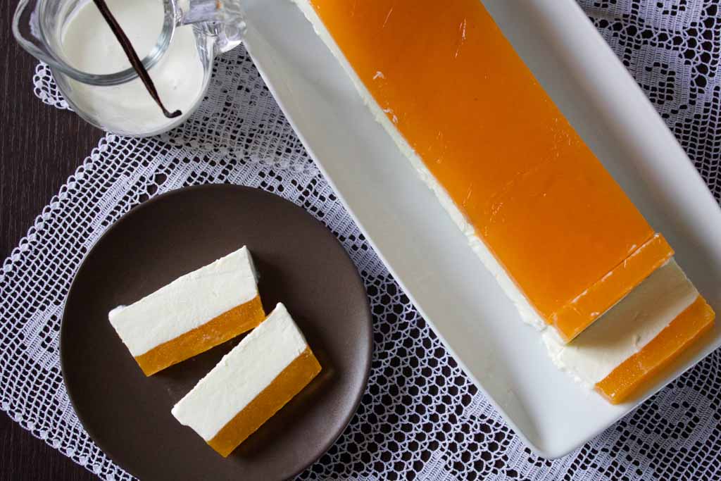 panna cotta vaniglia e cachi in gelatina