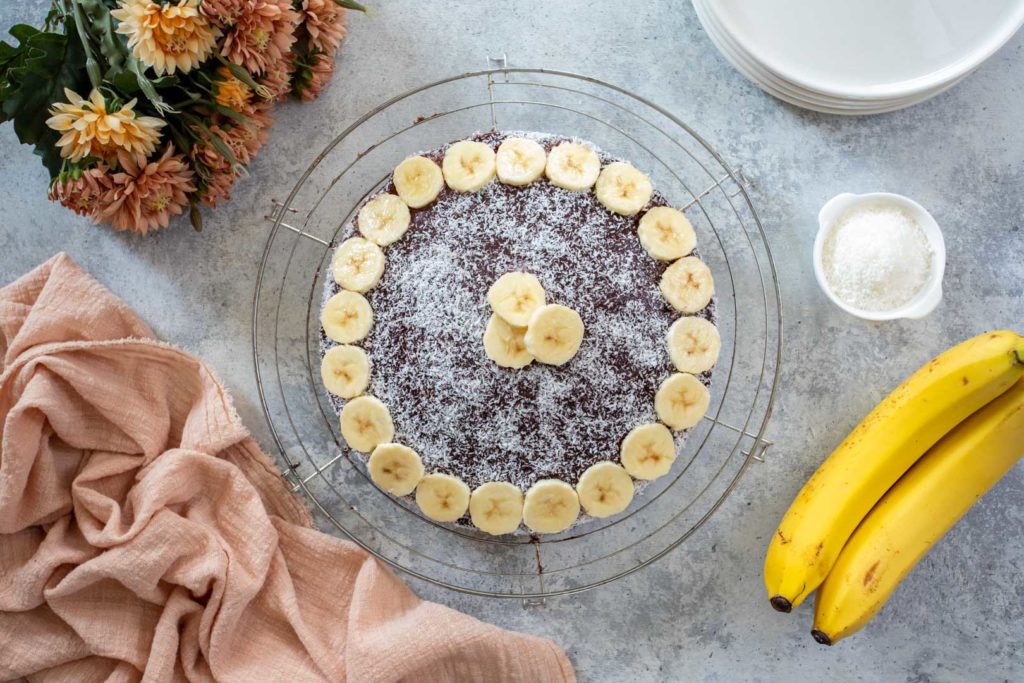 Torta di banane, cocco e cioccolato - Ricetta Dolce | Vasa Vasa Kitchen